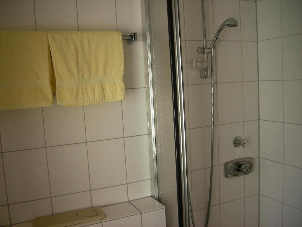 Hotel Gasthaus Zum Hirschen Simonswald Δωμάτιο φωτογραφία